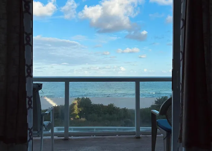 Pavilion Beach Front Apartment With Balcony